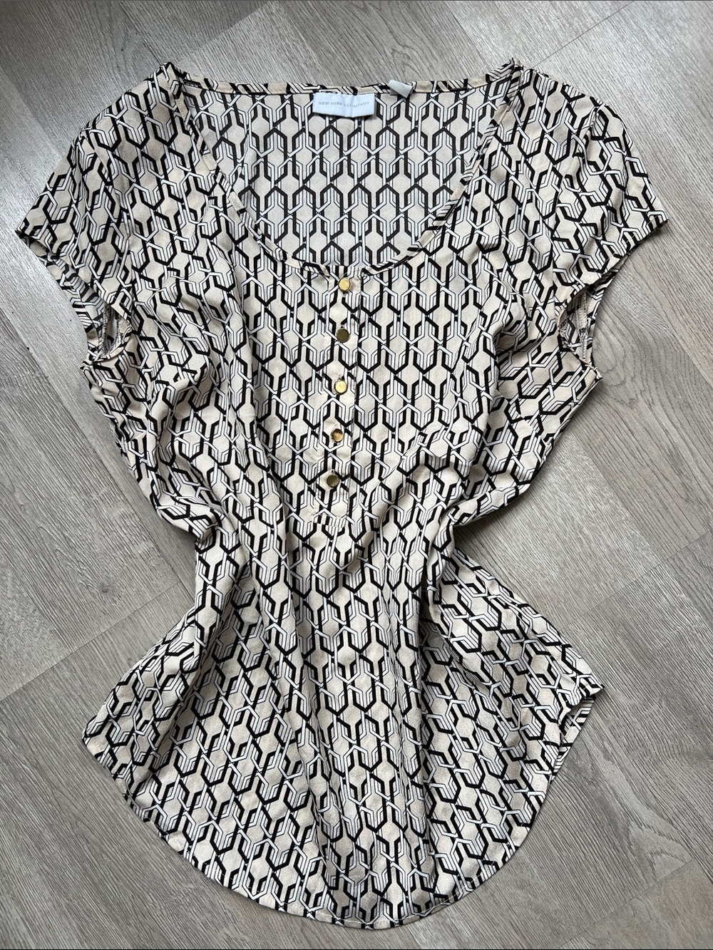 New York & Company Geometric Print Short Sleeve Gold Button Blouse